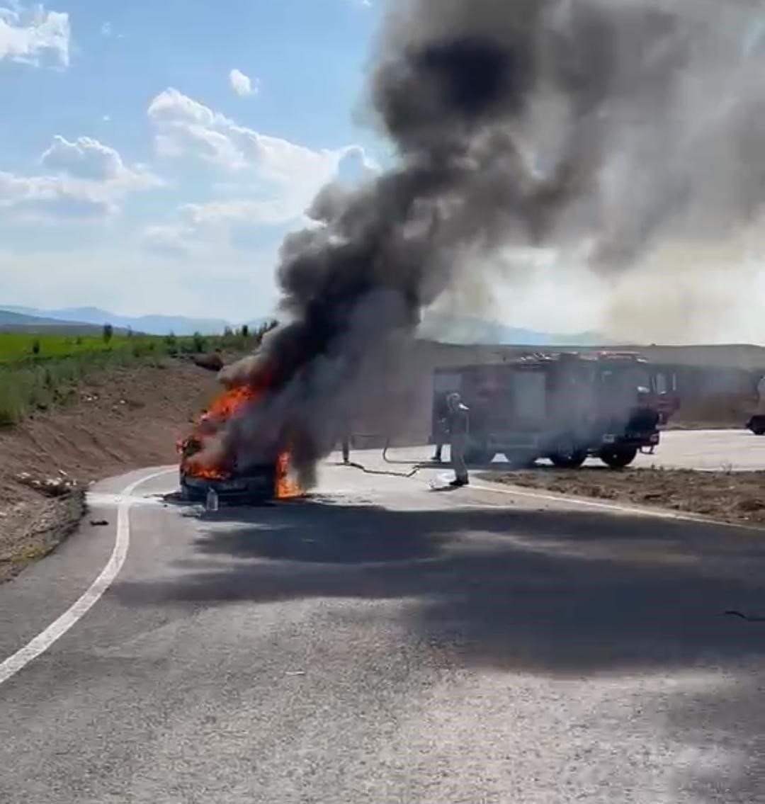 Ankara’da seyir halindeki araçta yangın çıktı
