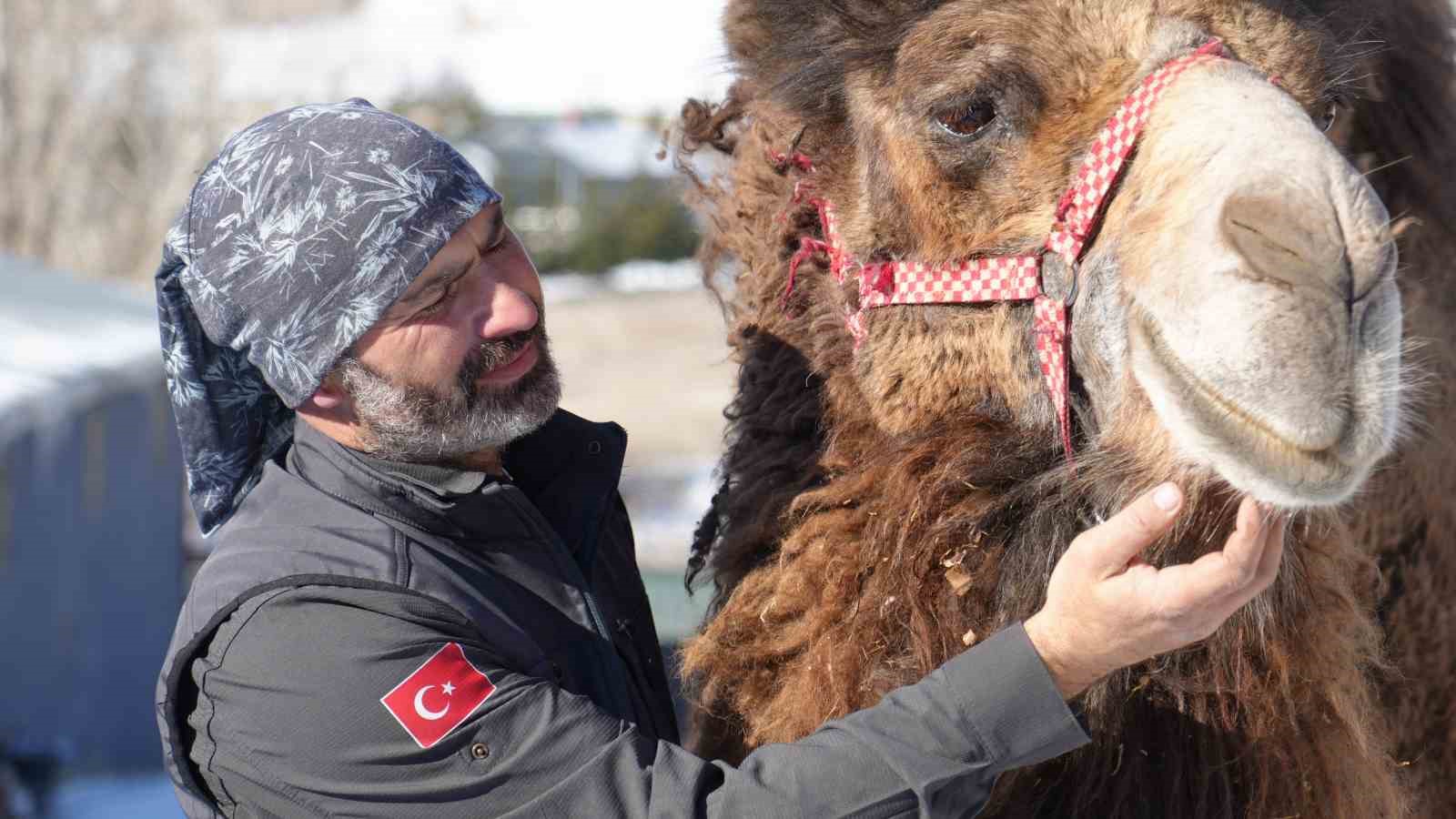 Ankara’da sıra dışı yaşam: Onlarca hayvanla ortak hayat kurdu
Ankara’da sıra dışı yaşam: Onlarca hayvanla ortak hayat kurdu