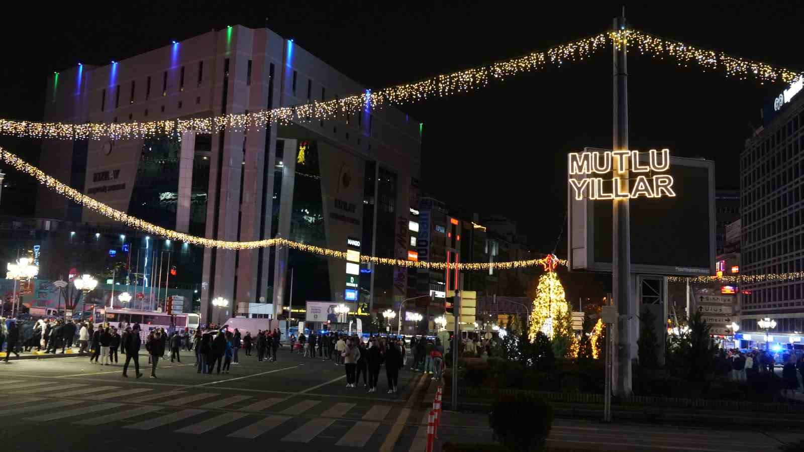 Ankara’da yeni yıl coşkuyla karşılandı
