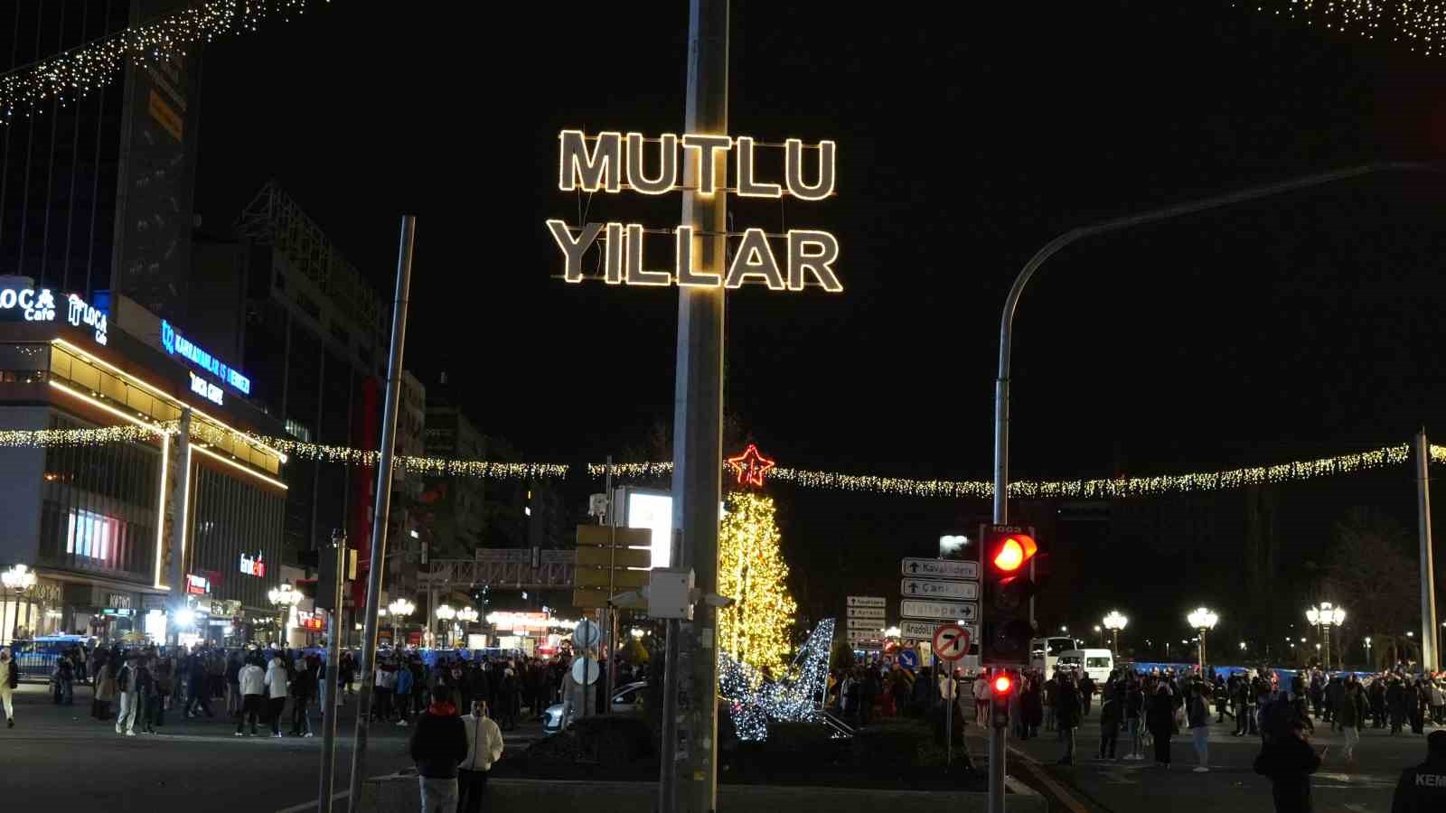 Ankara’da yeni yıl coşkuyla karşılandı
