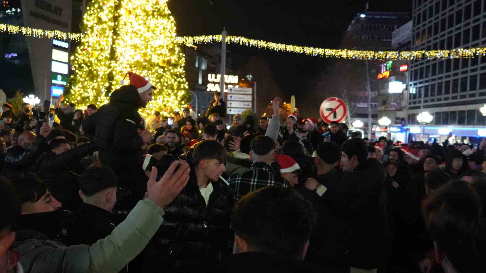 Ankara’da yeni yıl coşkuyla karşılandı
