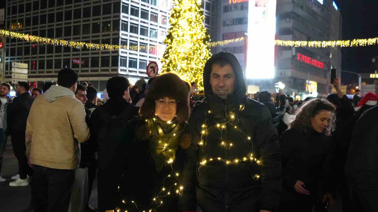 Ankara’da yeni yıl coşkuyla karşılandı
