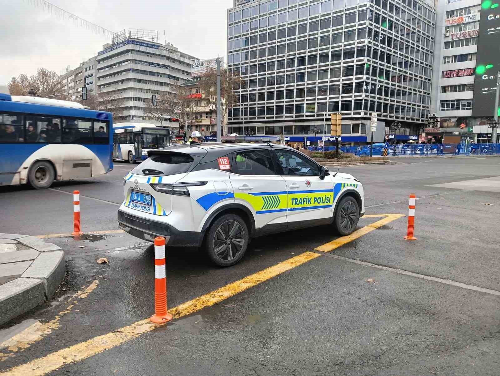 Ankara’da yılbaşı: Kızılay ve Tunalı Caddesi başta olmak üzere çok sayıda yerde güvenlik önemleri alındı
