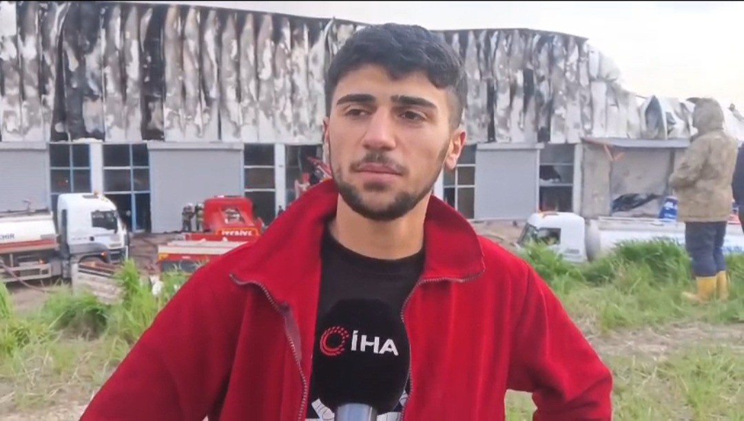 Ankara’daki mobilya deposu yangını kontrol altına alındı
Ankara’daki mobilya deposu yangını kontrol altına alındı