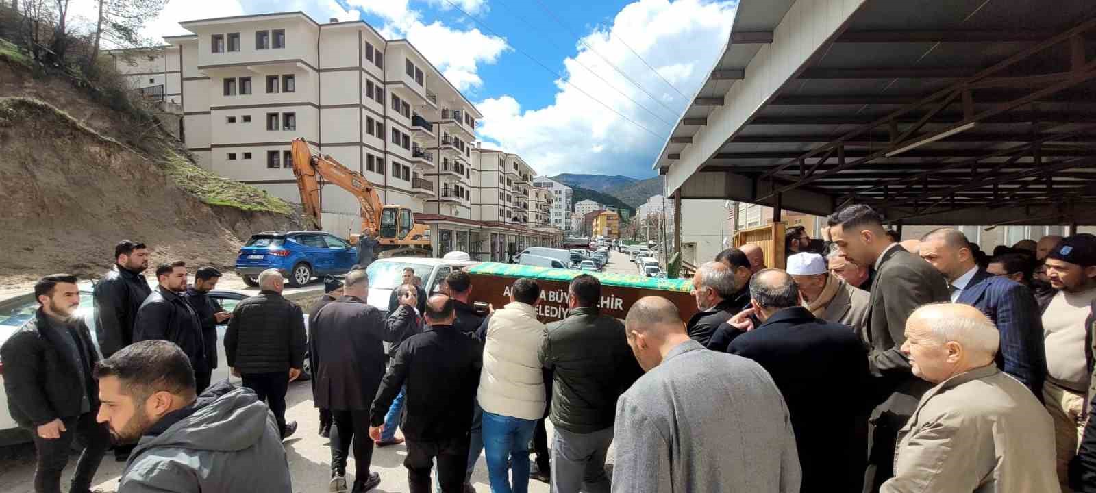 Ankara’daki otobüs kazasında hayatını kaybeden 4 kişi son yolculuğuna uğurlandı
