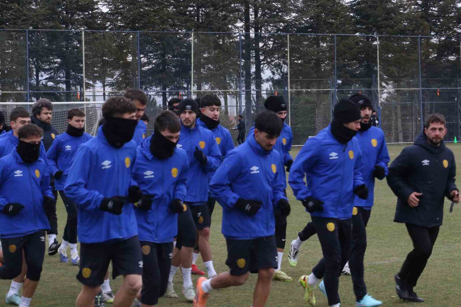 Ankaragücü, Adana 1954 maçının hazırlıklarını sürdürüyor
