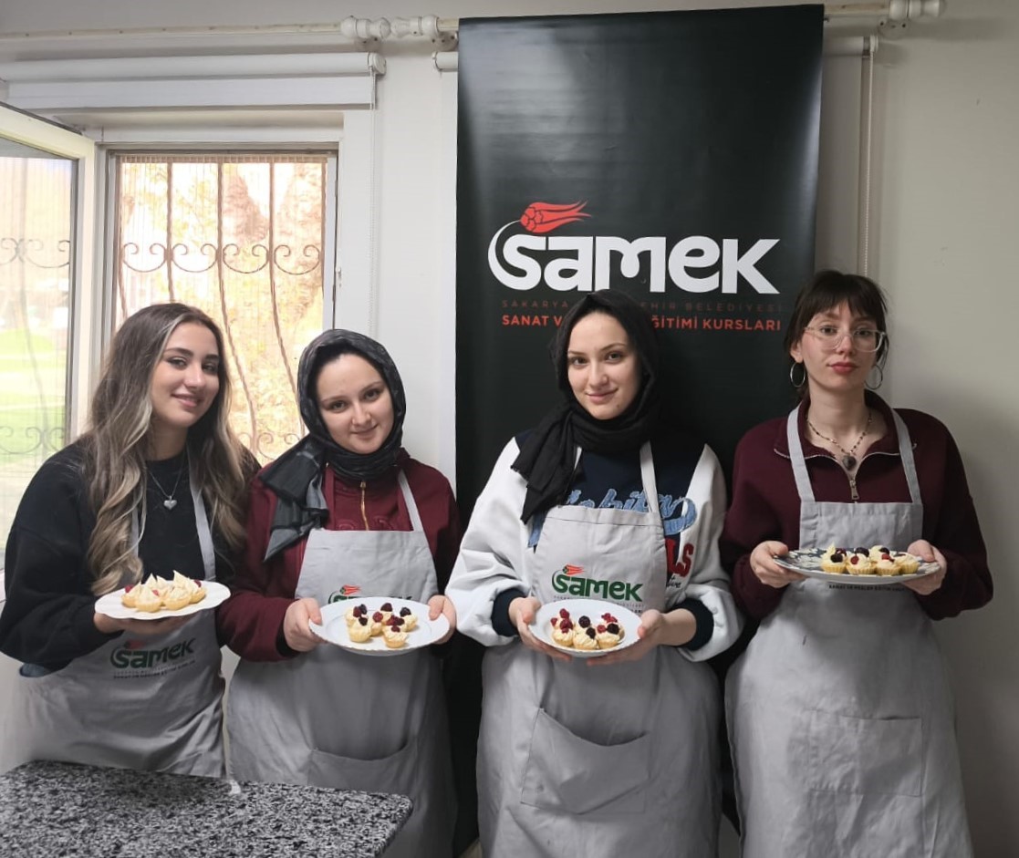 Anne ve çocuklar birlikte üretti
