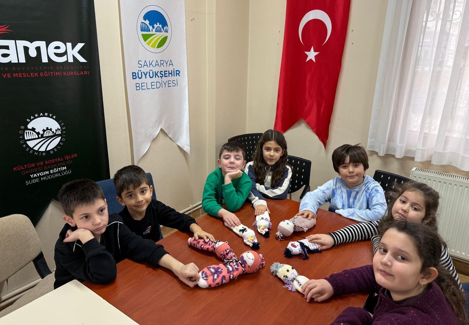 Anne ve çocuklar birlikte üretti
