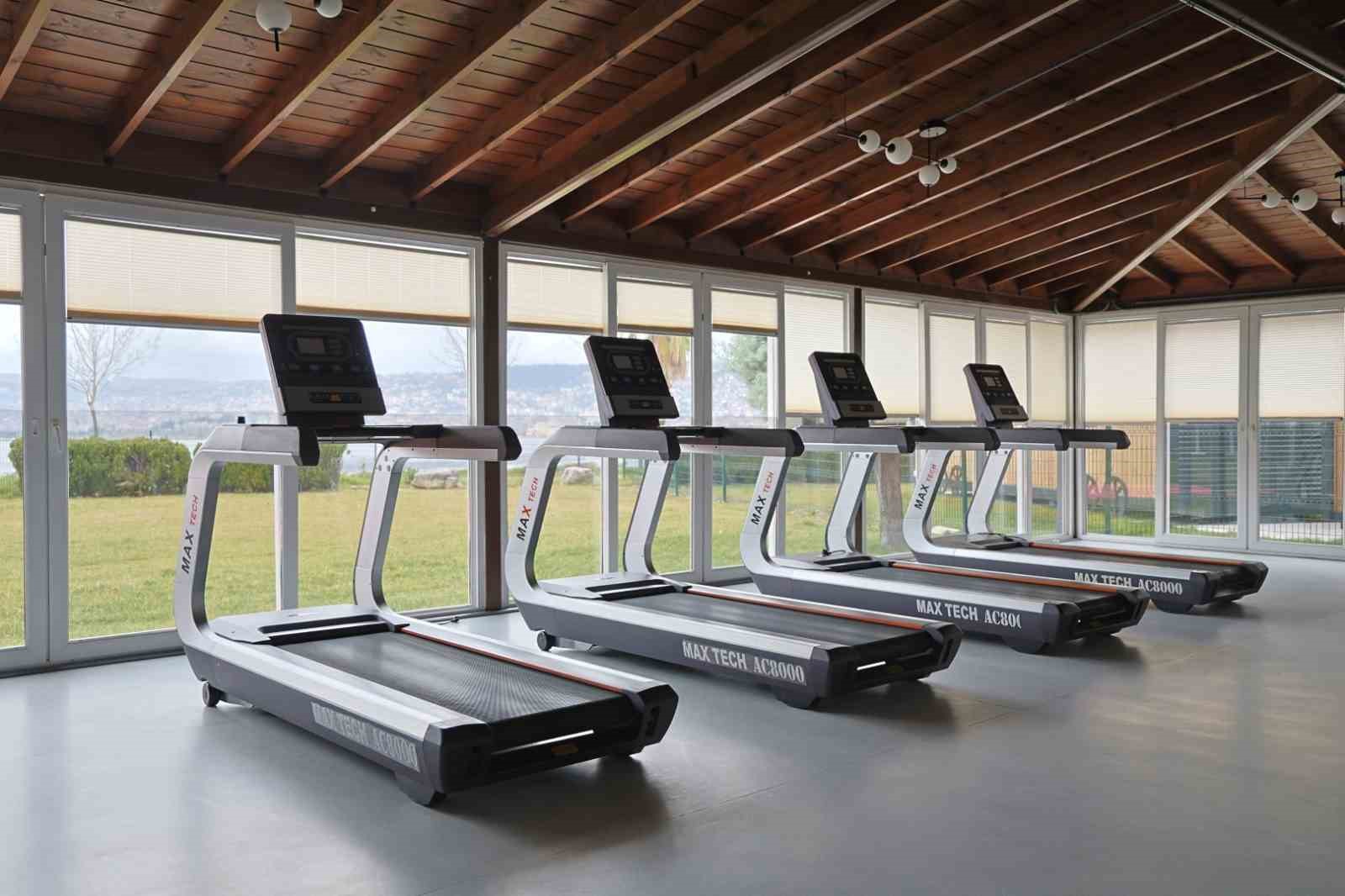 Anneler spora, çocuklar sınıfa
