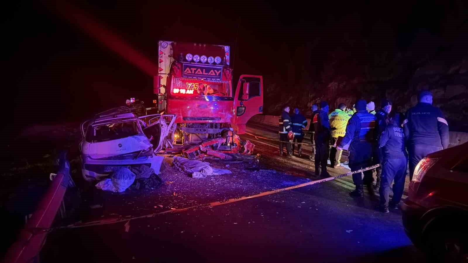 Annenin çocuklarını korumaya çalışırken hayatını kaybettiği kazada kamyon sürücüsü adli kontrolle serbest
