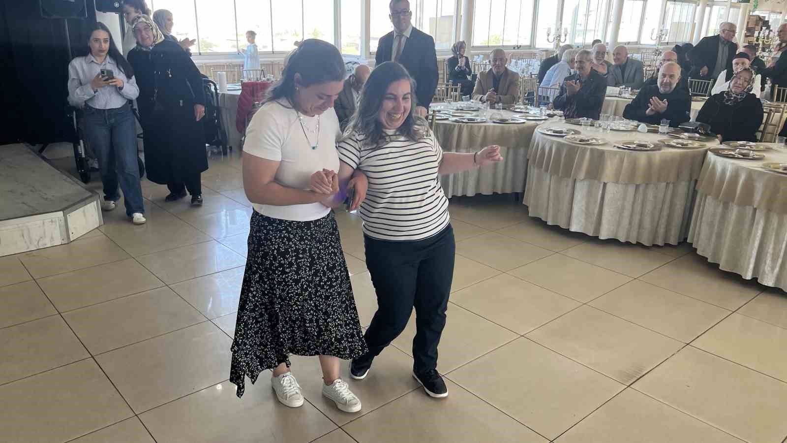 Annenin mutluluk gözyaşları
