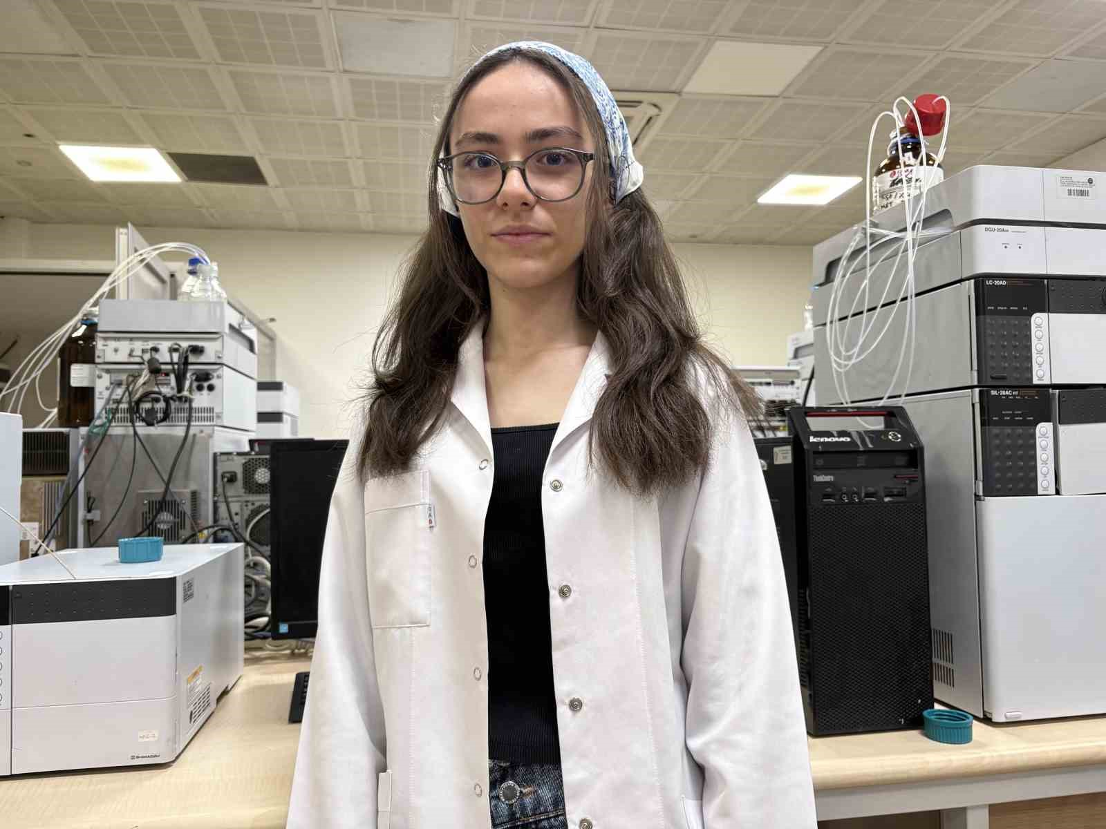 Annesini kanserden kaybeden lise öğrencisi, kanseri teşhis eden yapay zeka destekli proje geliştirdi
