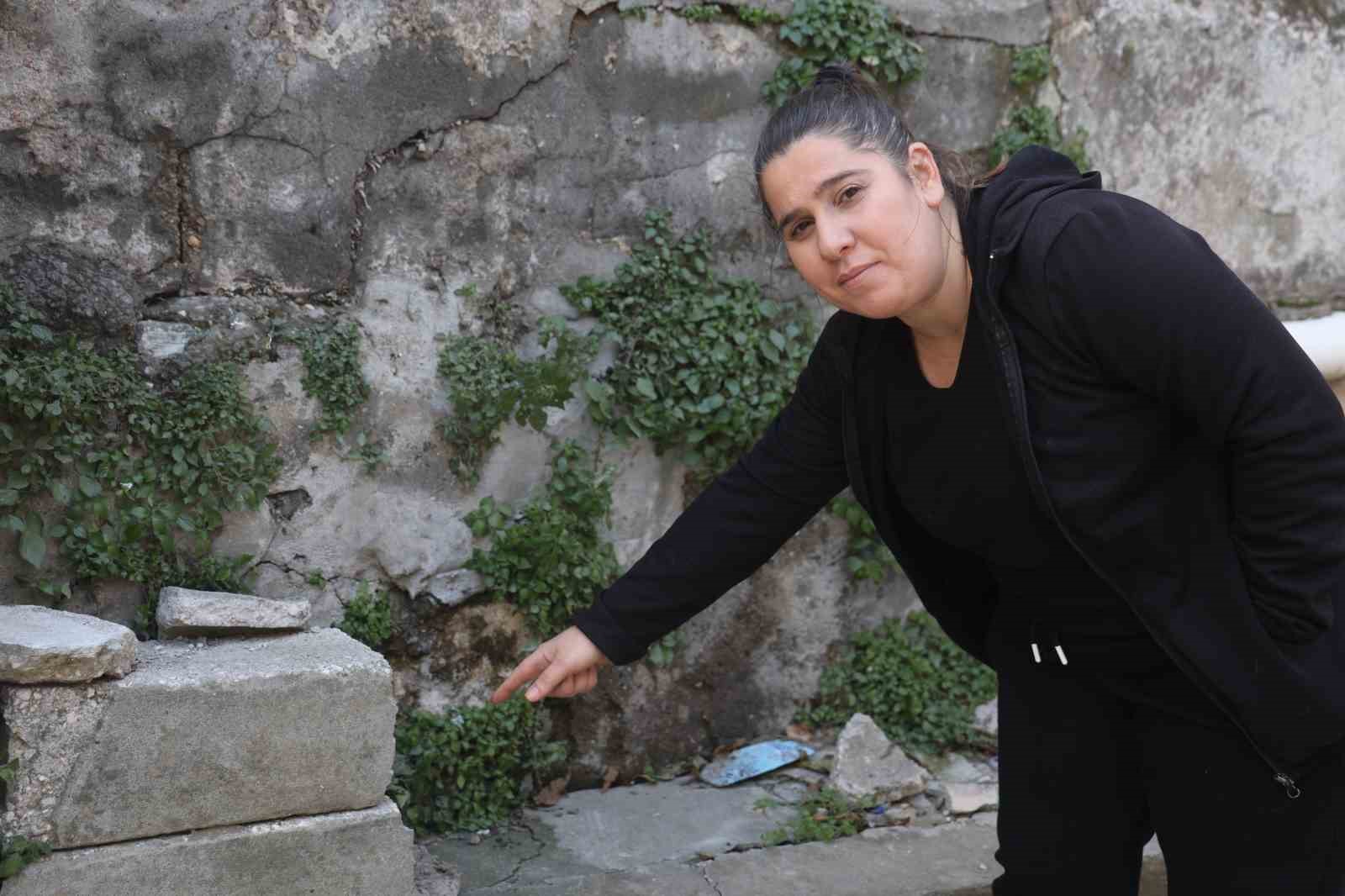 Annesinin telefon çaldırdığı çocuk devlet korumasına alındı
