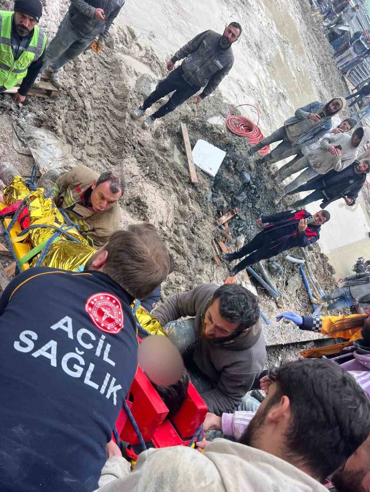 Antakya’da asansör boşluğuna düşen işçi yaralandı

