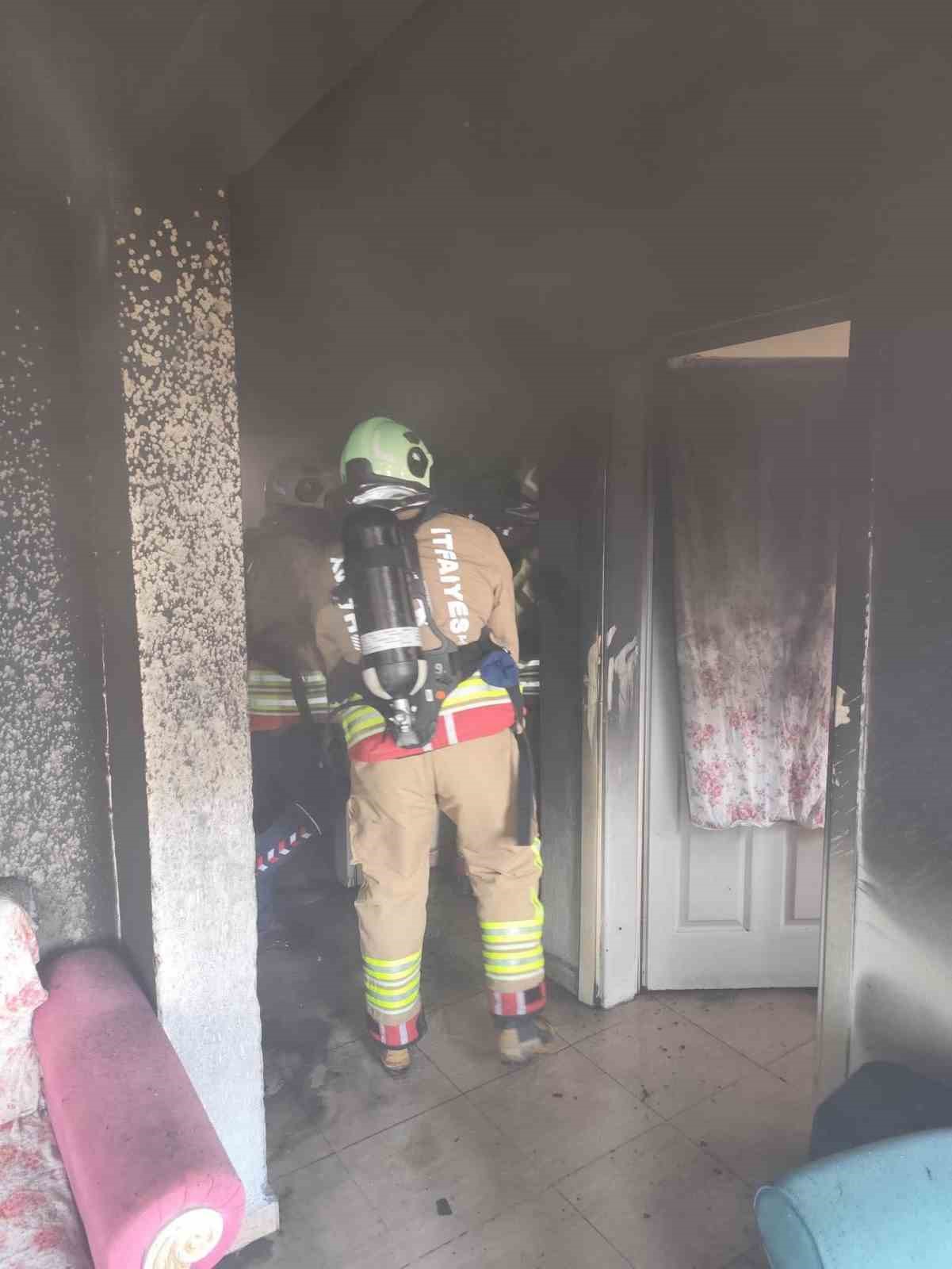 Antakya’da ev yangını
