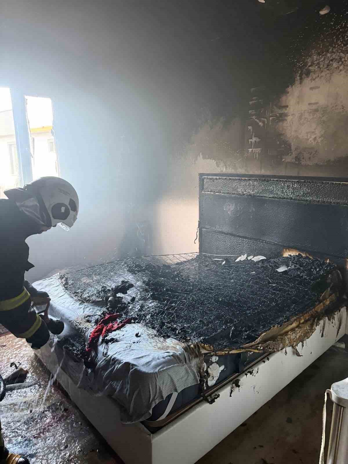 Antakya’da ev yangını
