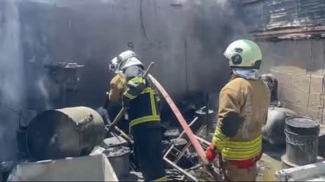 Antakya’da iş yeri alevlere teslim oldu
