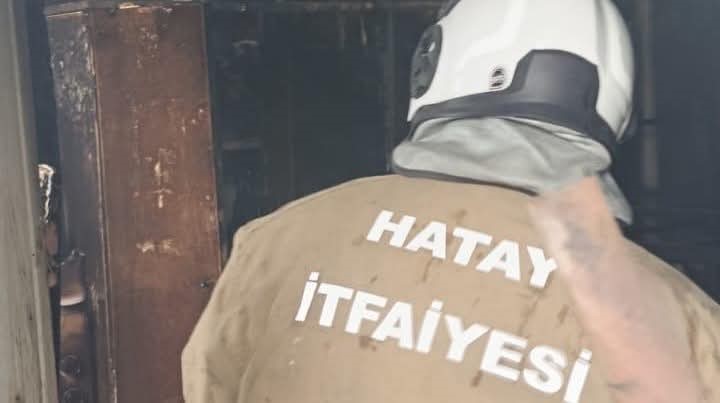 Antakya’da konteyner yangını
