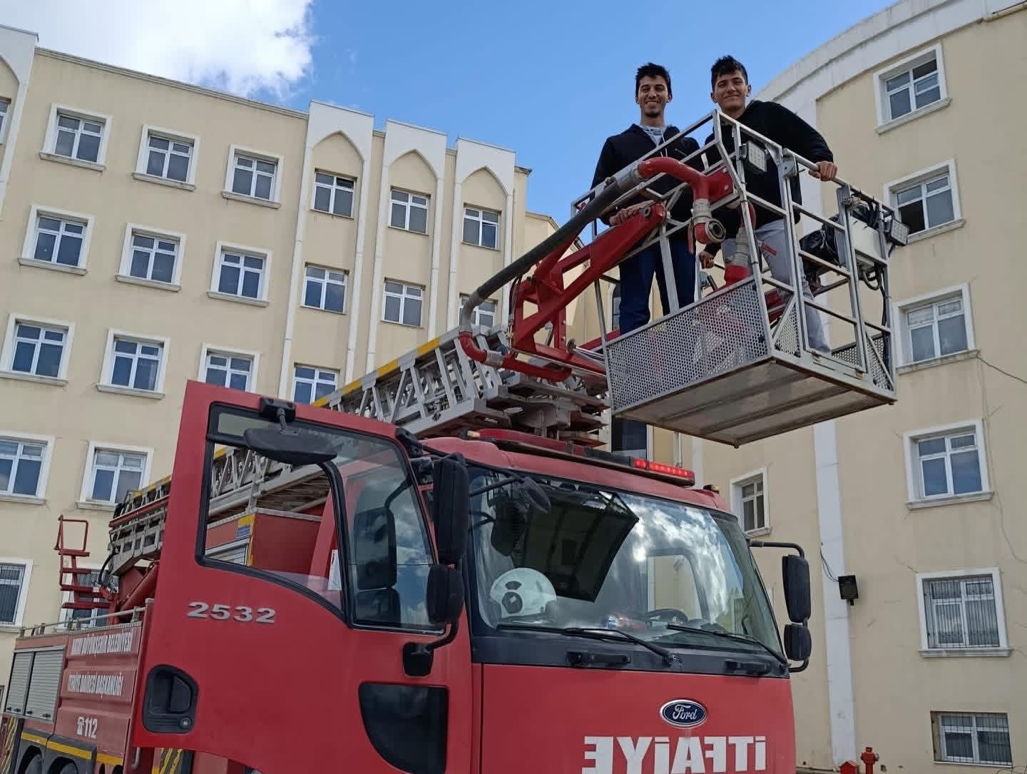 Antakya’da öğrencilere yangın eğitimi verildi
