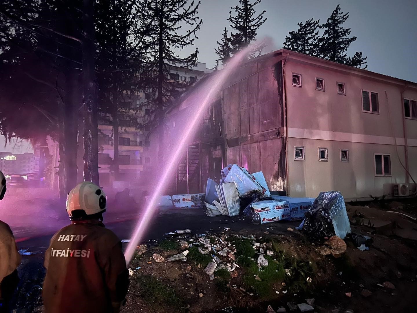 Antakya’da şantiyede korkutan yangın
