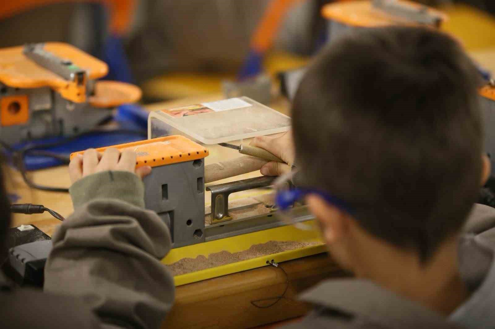 Antalya Bilim Merkezi’nde sömestir tatilinde üretim odaklı bilim kampları yapıldı
