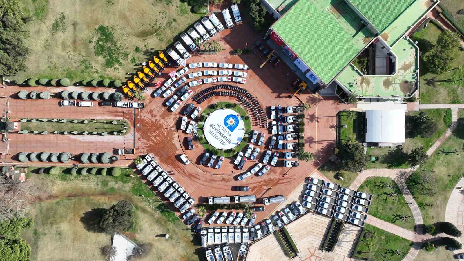 Antalya Büyükşehir Belediyesi araç filosunu güçlendirdi
