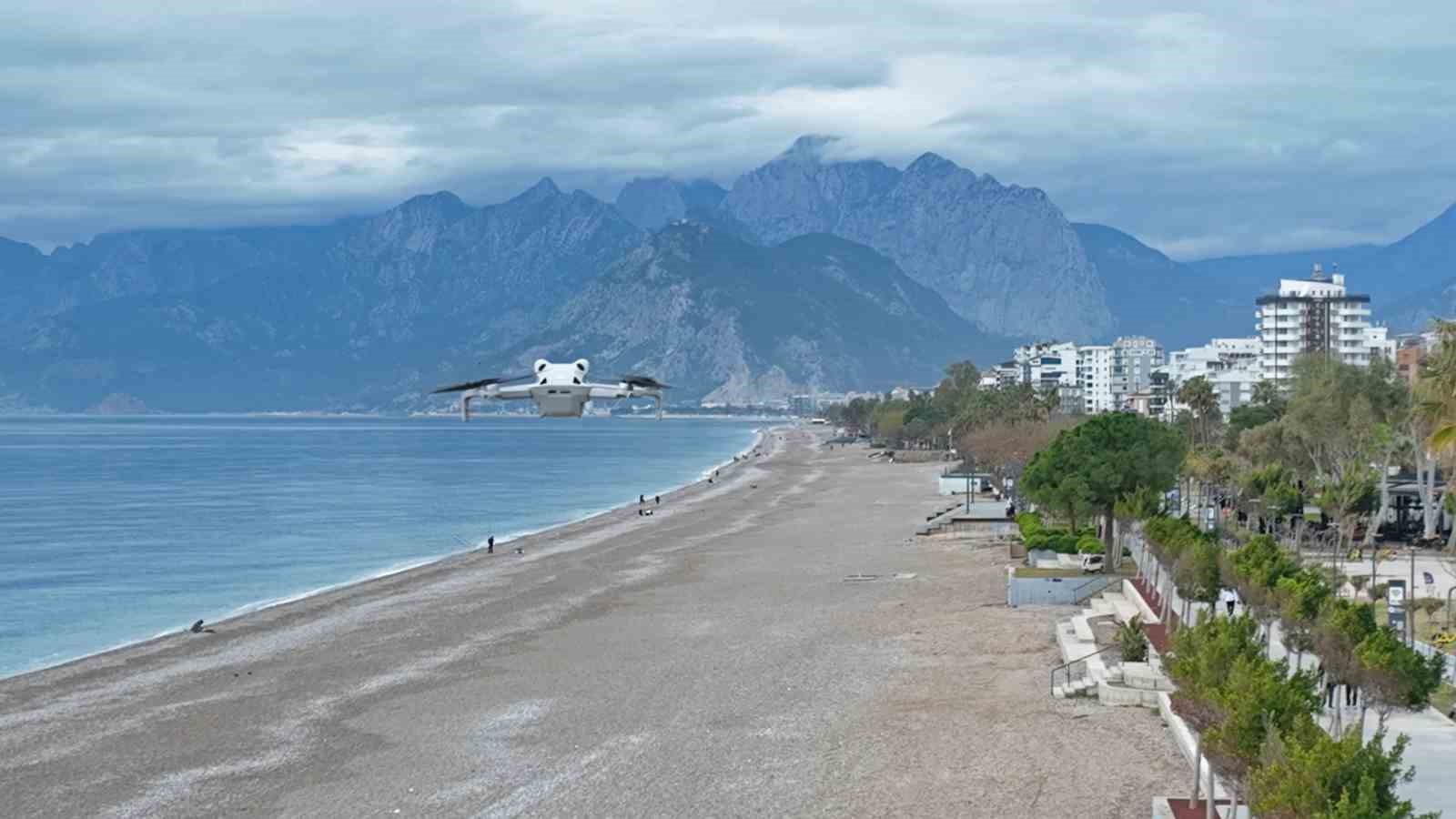 Antalya Büyükşehir zabıtasından dronla denetim
