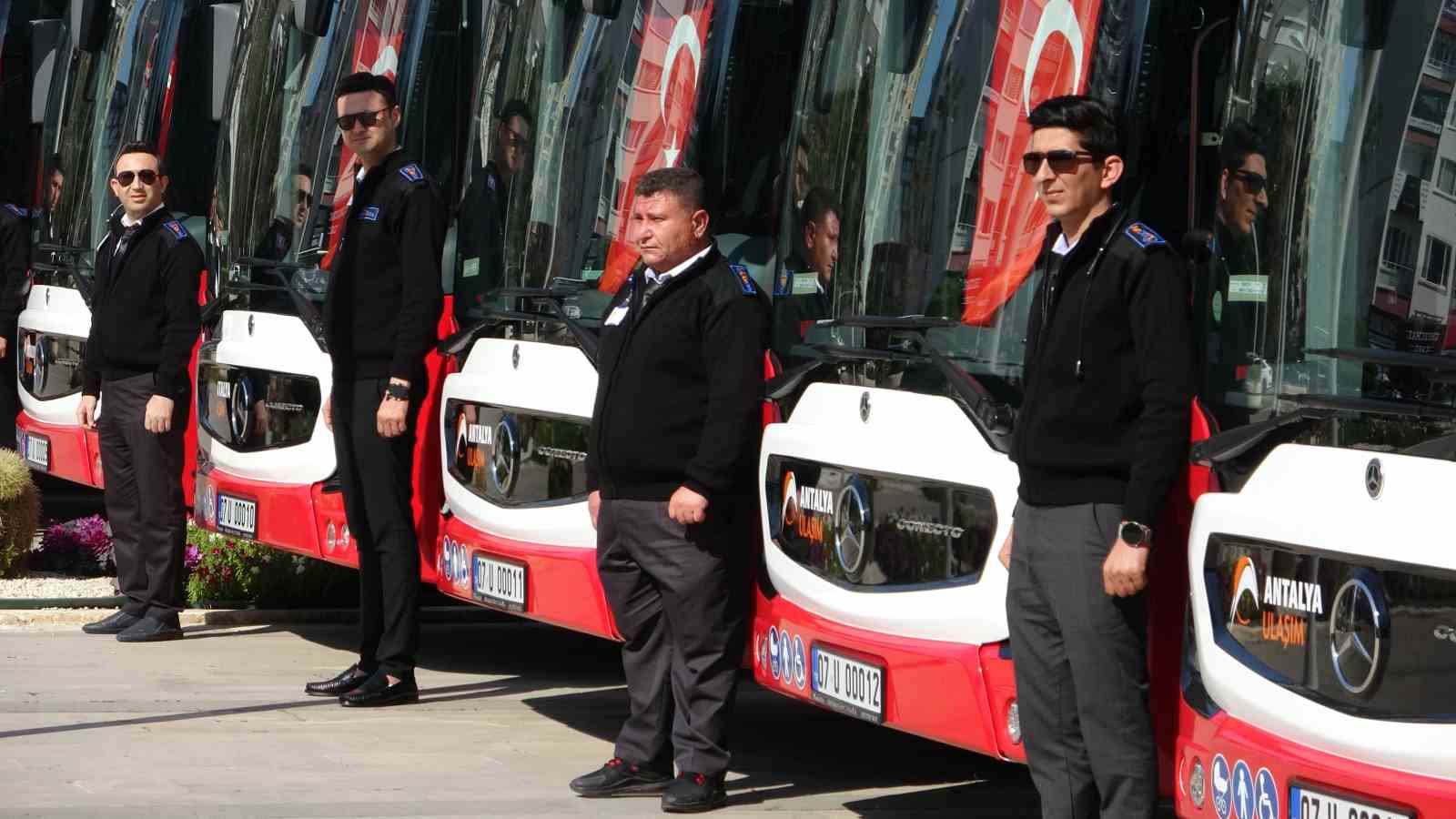 Antalya Büyükşehir’den ulaşım filosuna takviye: 19 hibrit otobüs sahada
