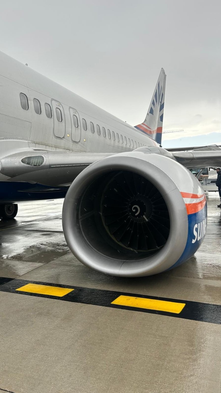 Antalya Havalimanı’nda korkutan kaza ucuz atlatıldı
