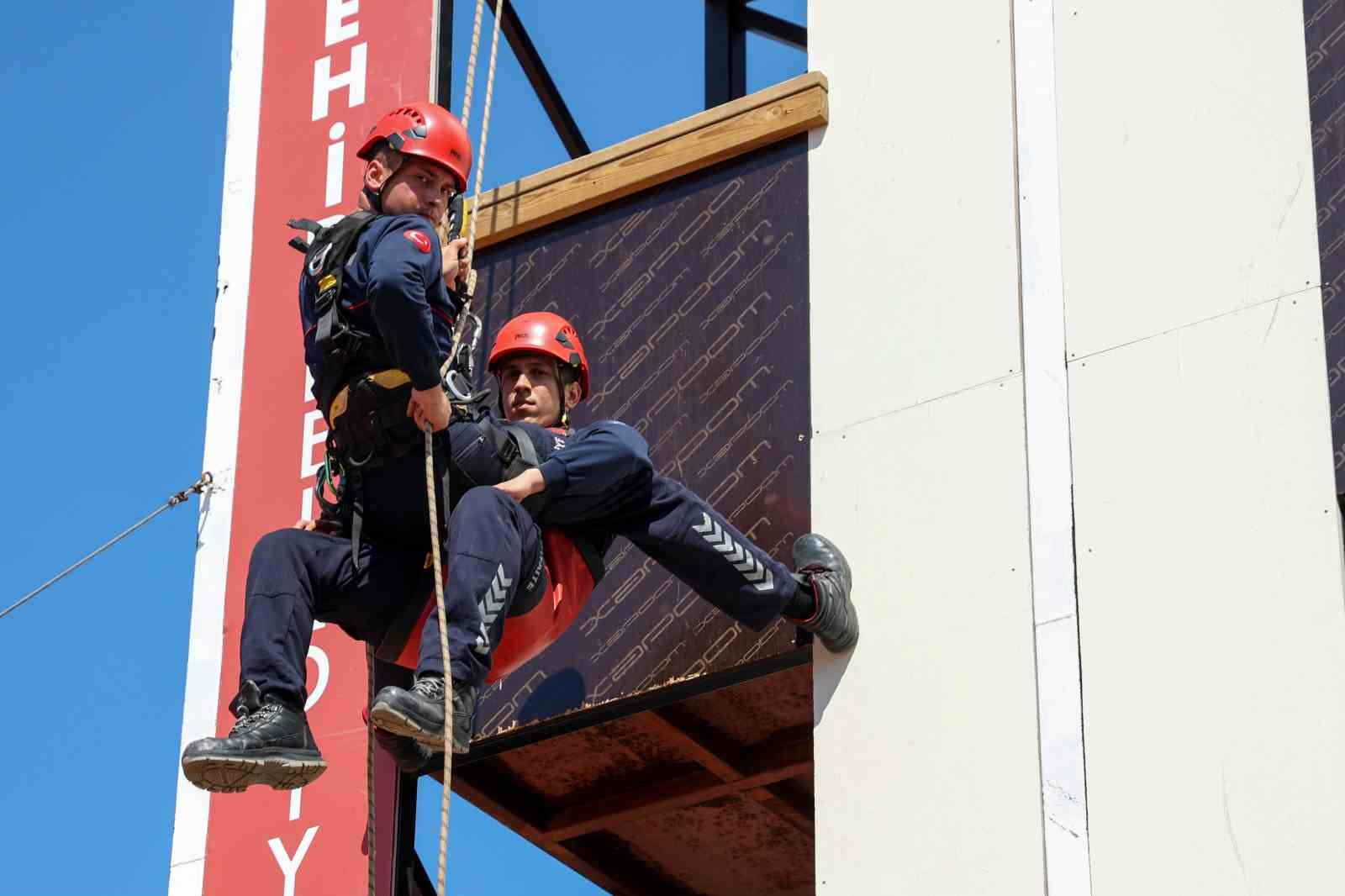 Antalya itfaiyesinin taze kanları göreve hazır
