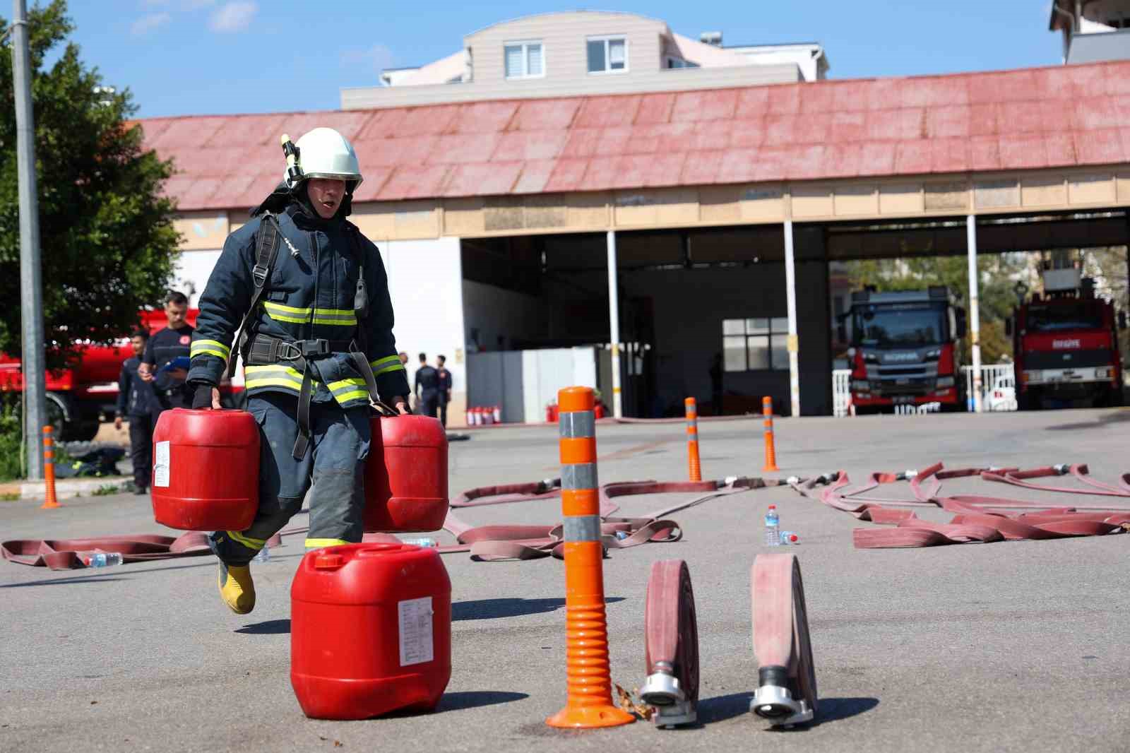 Antalya itfaiyesinin taze kanları göreve hazır
