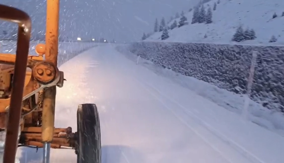Antalya-Konya karayolunda kar etkisini sürdürüyor
