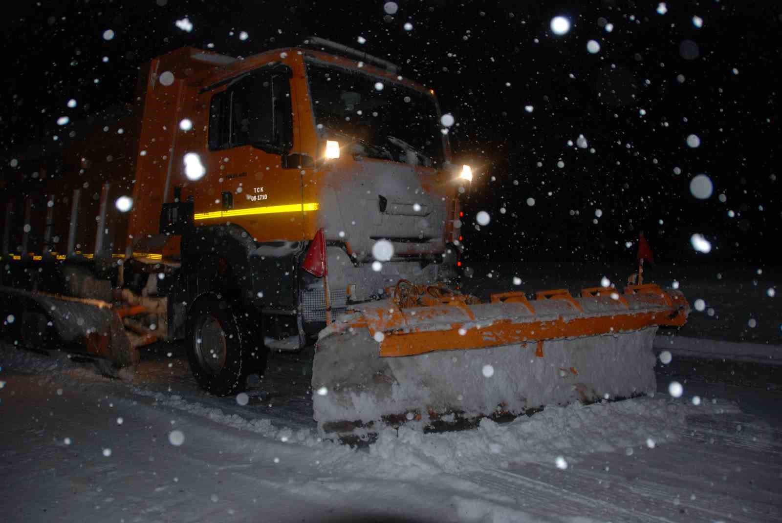 Antalya-Konya karayolunda kar yağışı yeniden başladı
