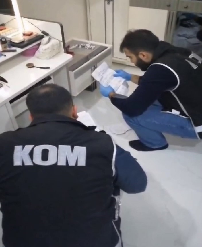 Antalya merkezli 5 ildeki usulsüz esnaf kredisi operasyonuna ait görüntüler paylaşıldı
