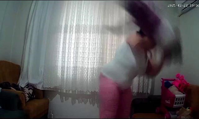 Antalya’da 1 yaşındaki bebeğe annenin uyguladağı şiddet güvenlik kamerasıyla ortaya çıktı
