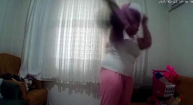 Antalya’da 1 yaşındaki bebeğe annenin uyguladağı şiddet güvenlik kamerasıyla ortaya çıktı
