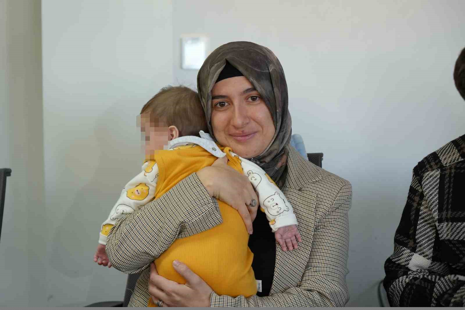 Antalya’da 10 çocuk yeni ailesine kavuştu: "Kendim doğurmuş gibiyim"
