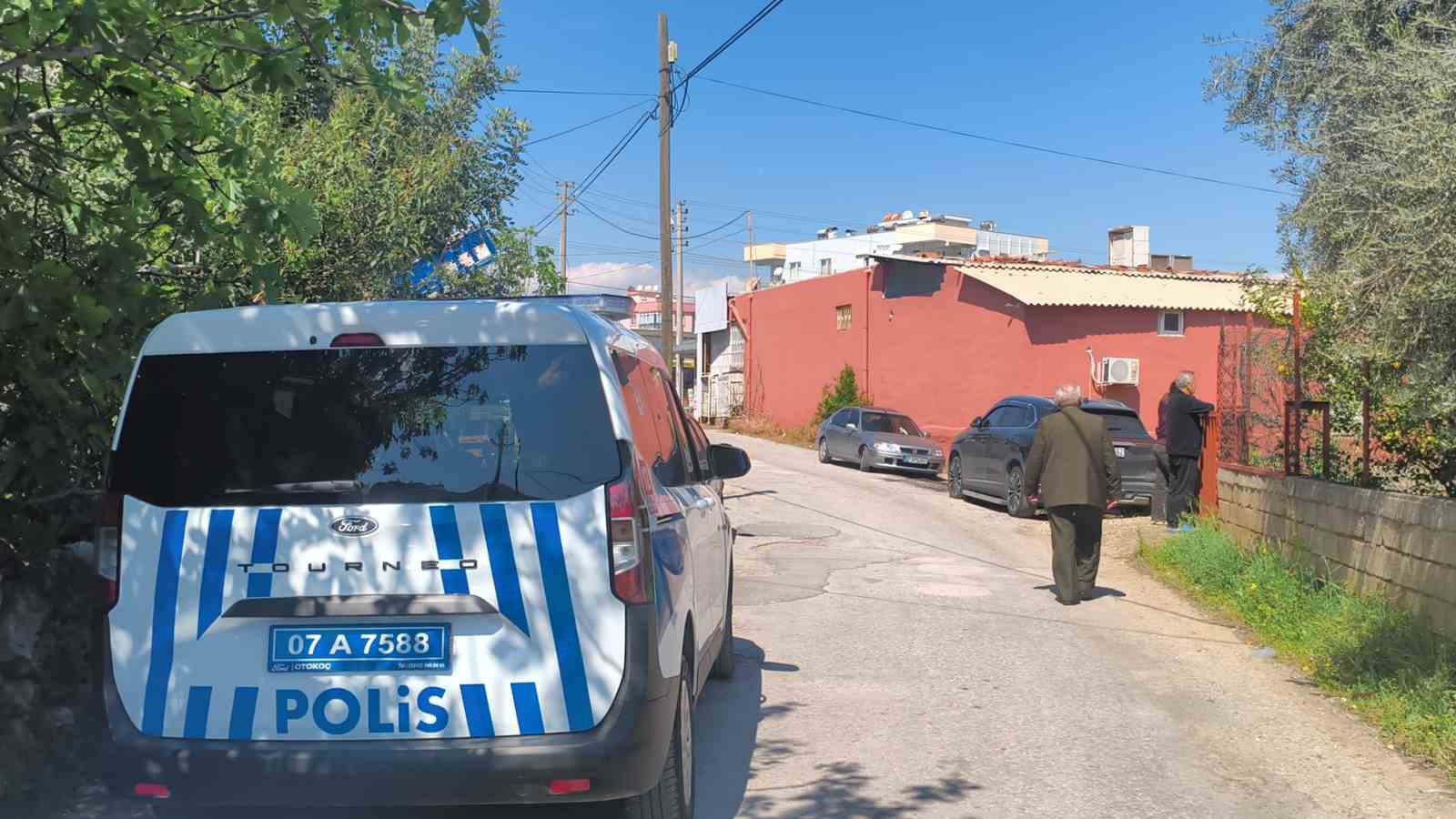 Antalya’da 15 gün önce anjiyo olan şahıs evinde ölü olarak bulundu
