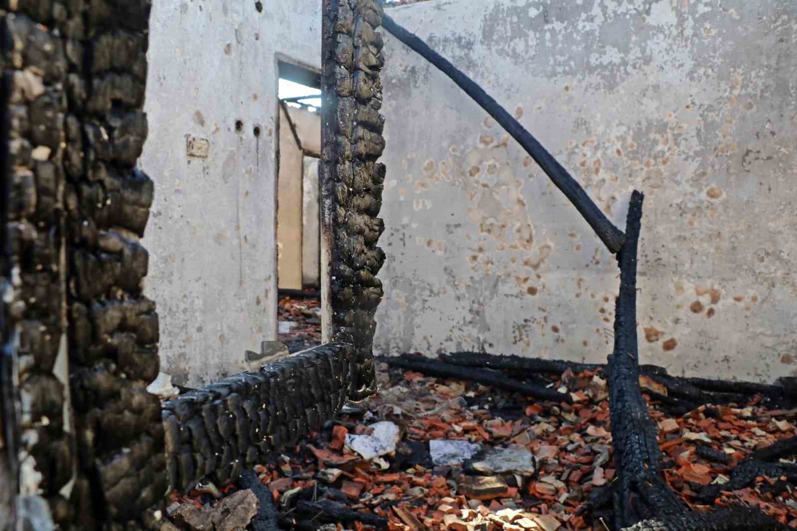 Antalya’da 2 kişinin ölümüne neden yangında perdelerin tutuşturulduğu iddiası
