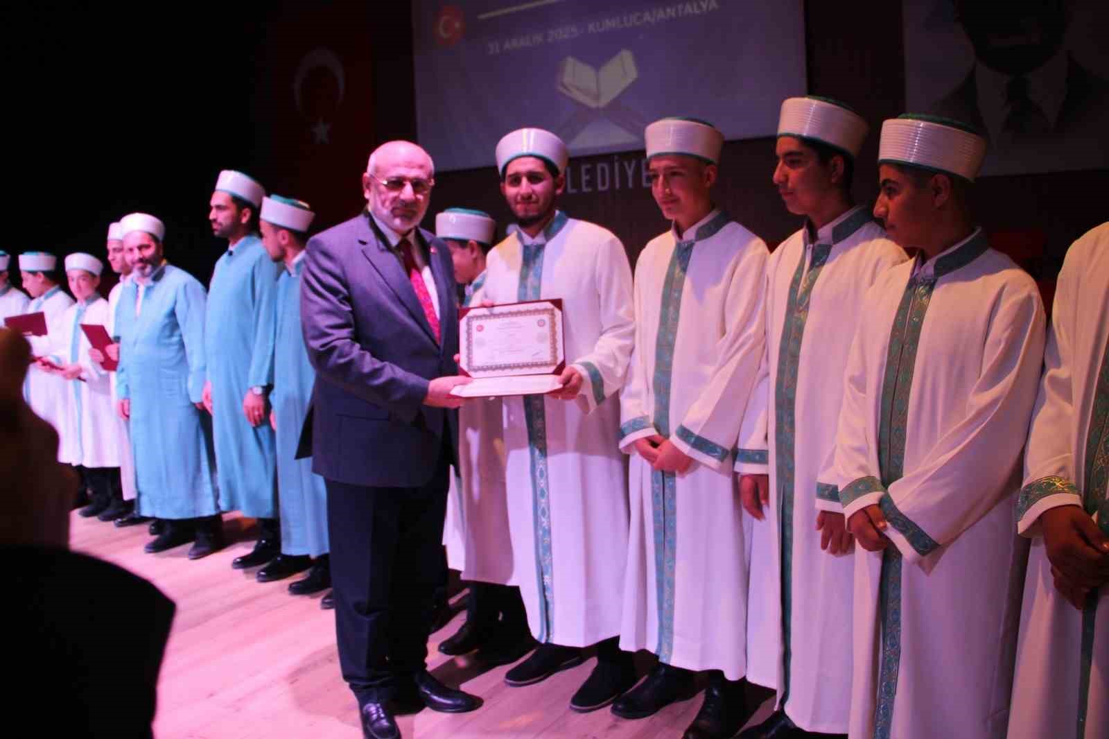 Antalya’da 27 hafız için icazet töreni
