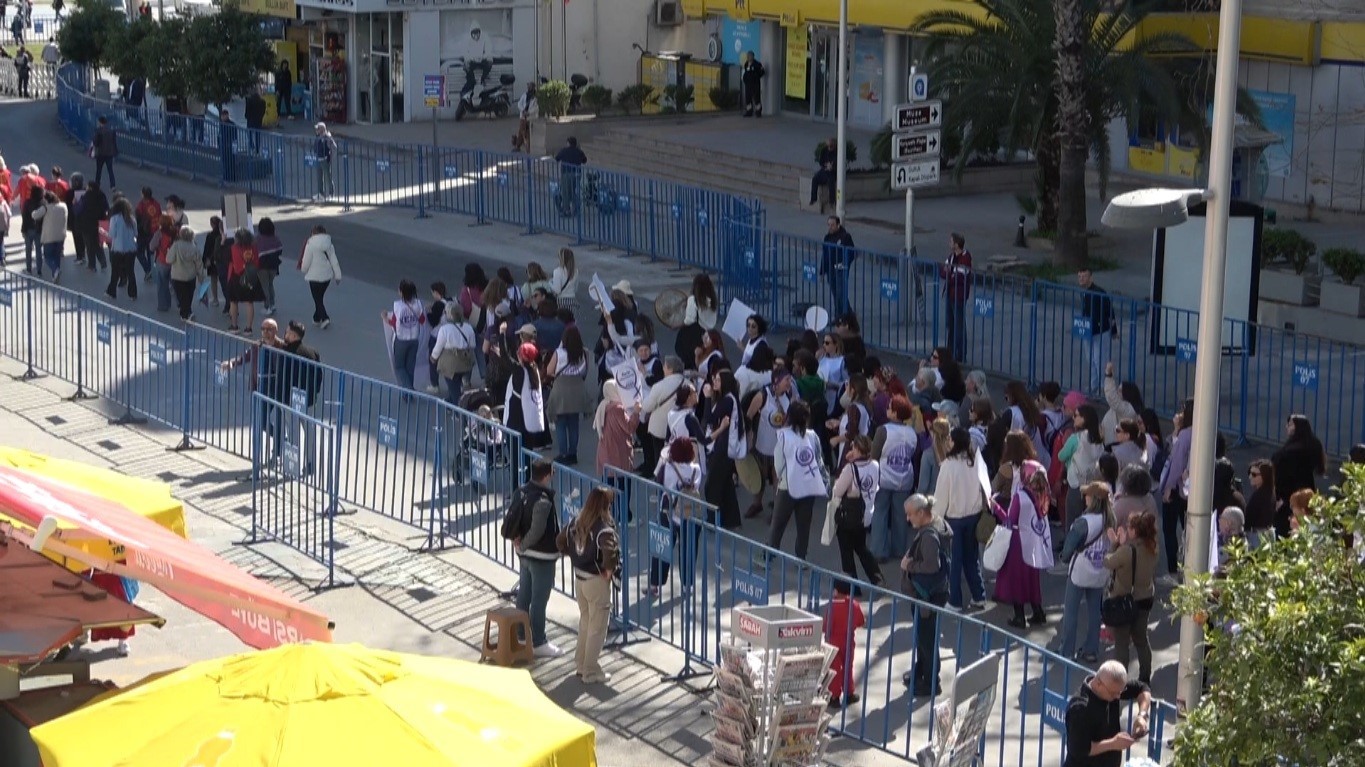 Antalya’da 8 Mart Dünya Kadınlar Günü yürüyüşü
