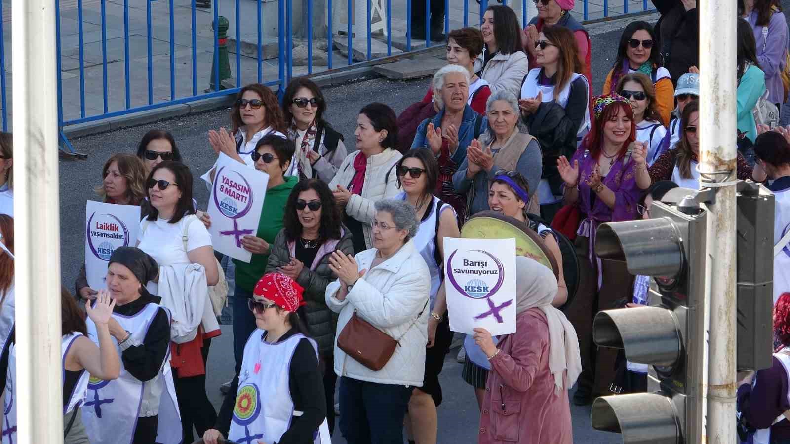 Antalya’da 8 Mart Dünya Kadınlar Günü yürüyüşü
