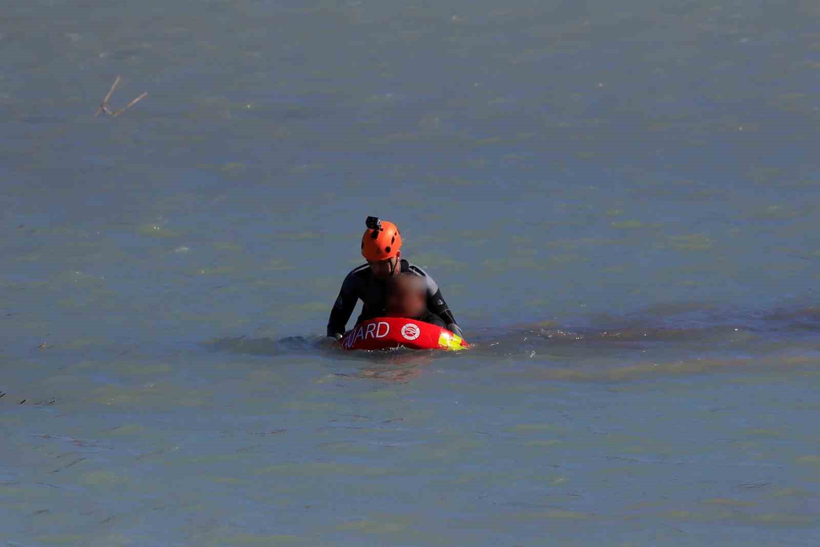 Antalya’da arkadaşlarına kızan belediye çalışanının eylemine can simitli müdahale
