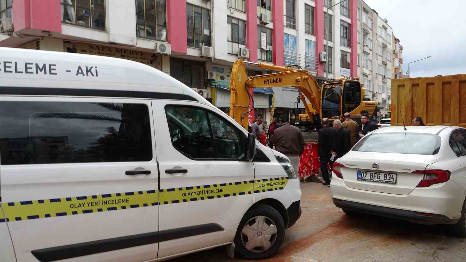 Antalya’da belediye kazısında kemik parçaları bulundu
