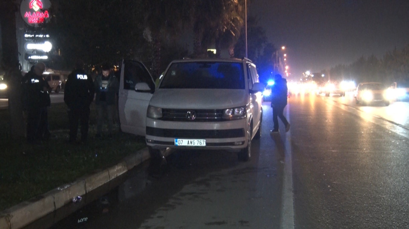 Antalya’da bir kişi park halindeki araçta ölü bulundu
