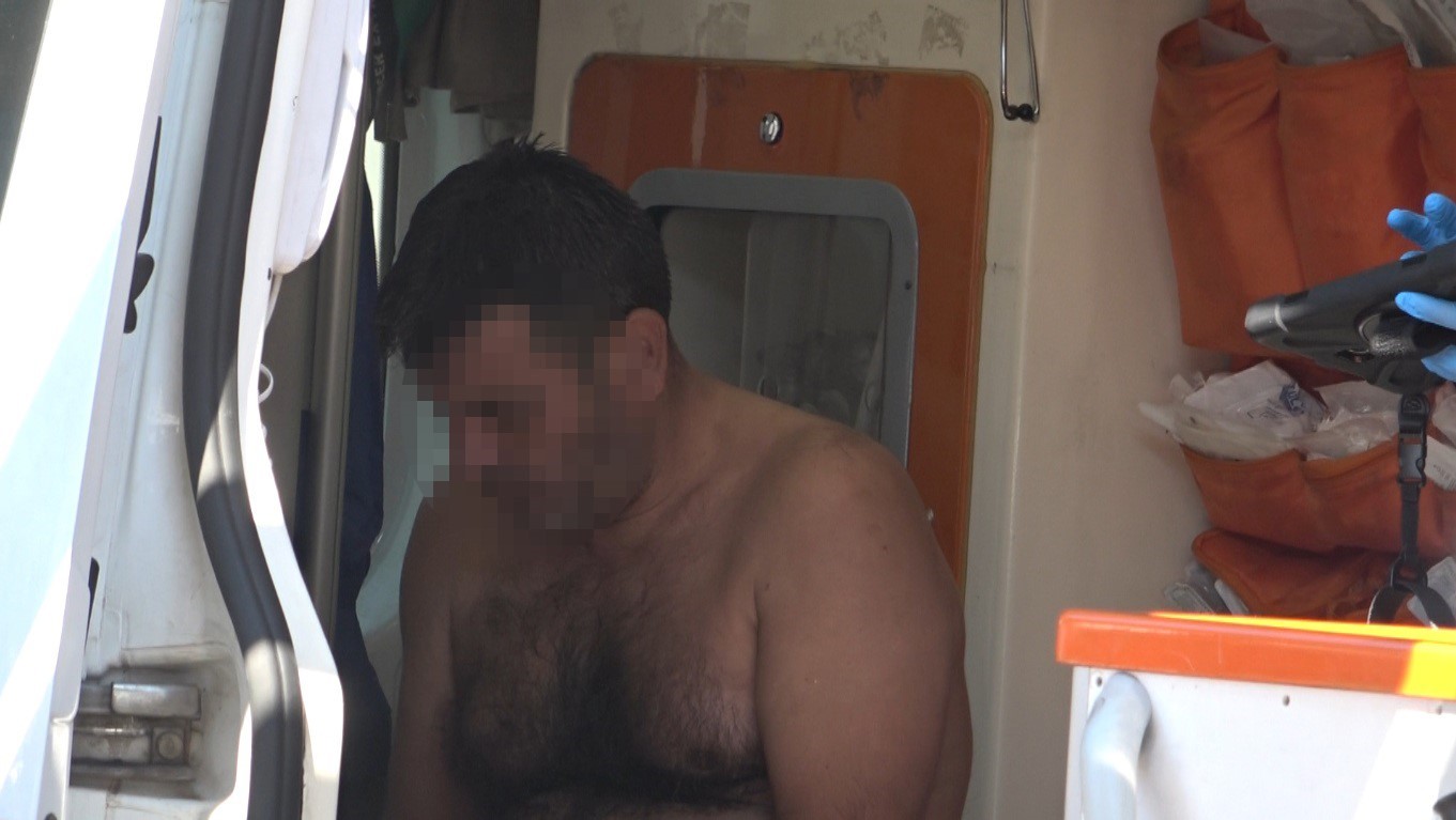 Antalya’da denize açıldığı kano devrildi, suda 3 saat kurtarılmayı beklerken imdadına deniz polisi yetişti
