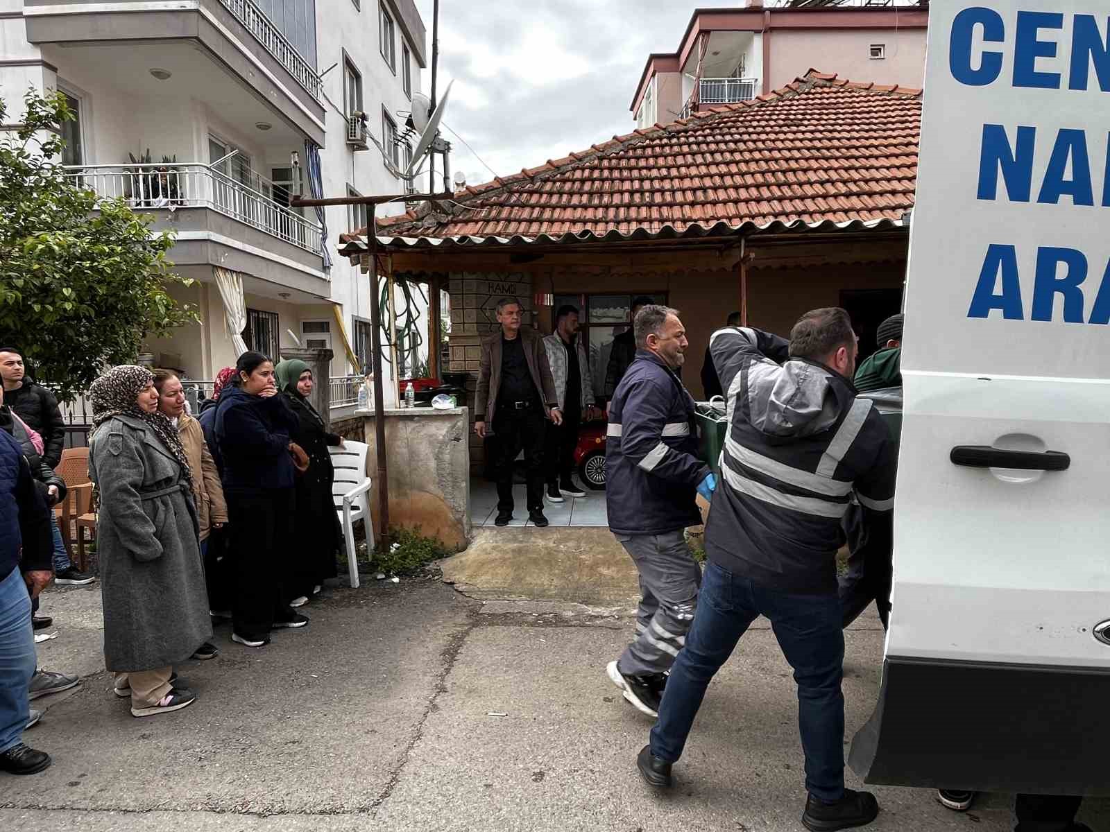 Antalya’da evde ölü bulunan gencin teyzesinden yürek yakan ağıt: "Dayanamam ben, içim yanıyor"
