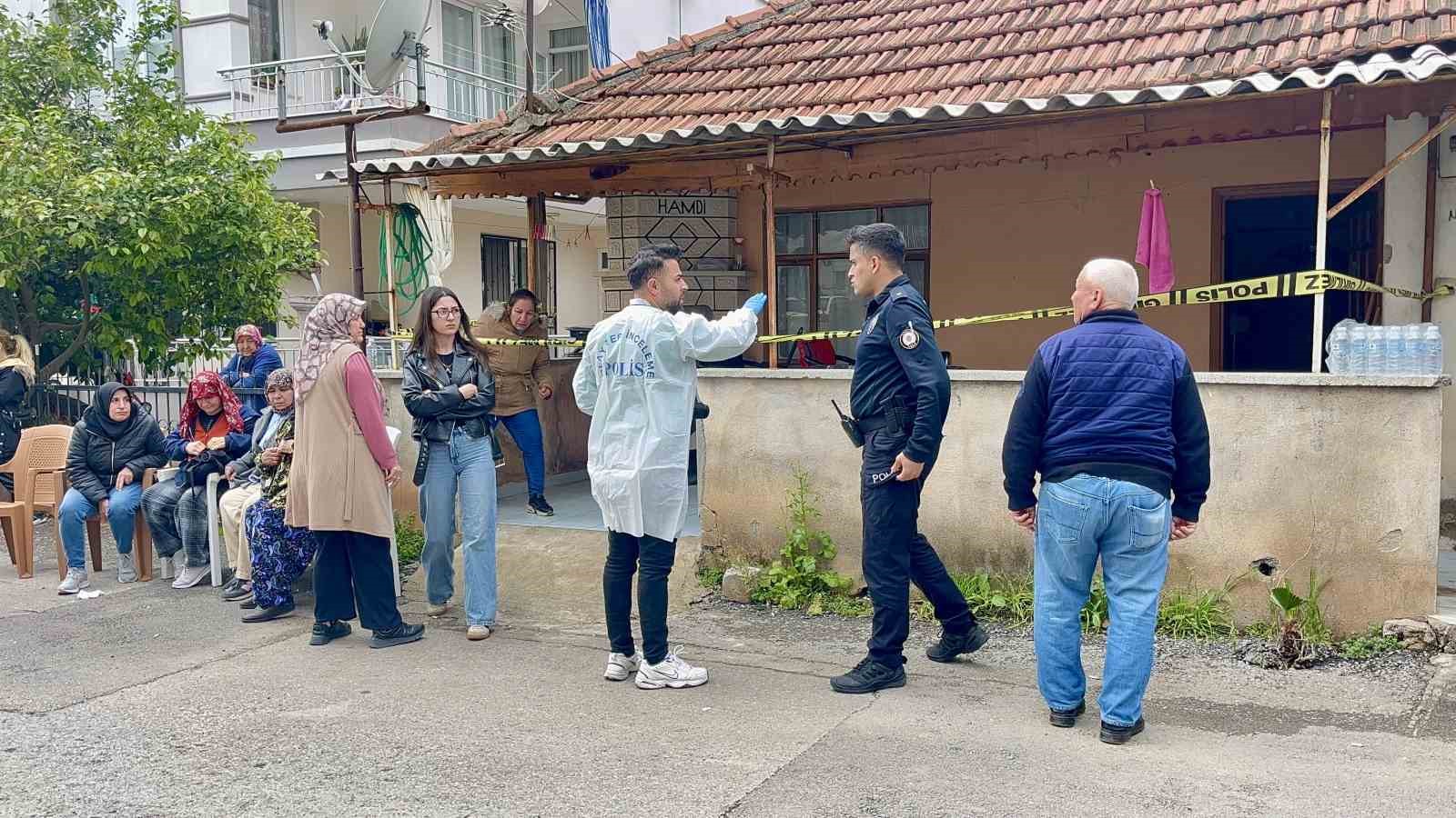 Antalya’da evde ölü bulunan gencin teyzesinden yürek yakan ağıt: "Dayanamam ben, içim yanıyor"
