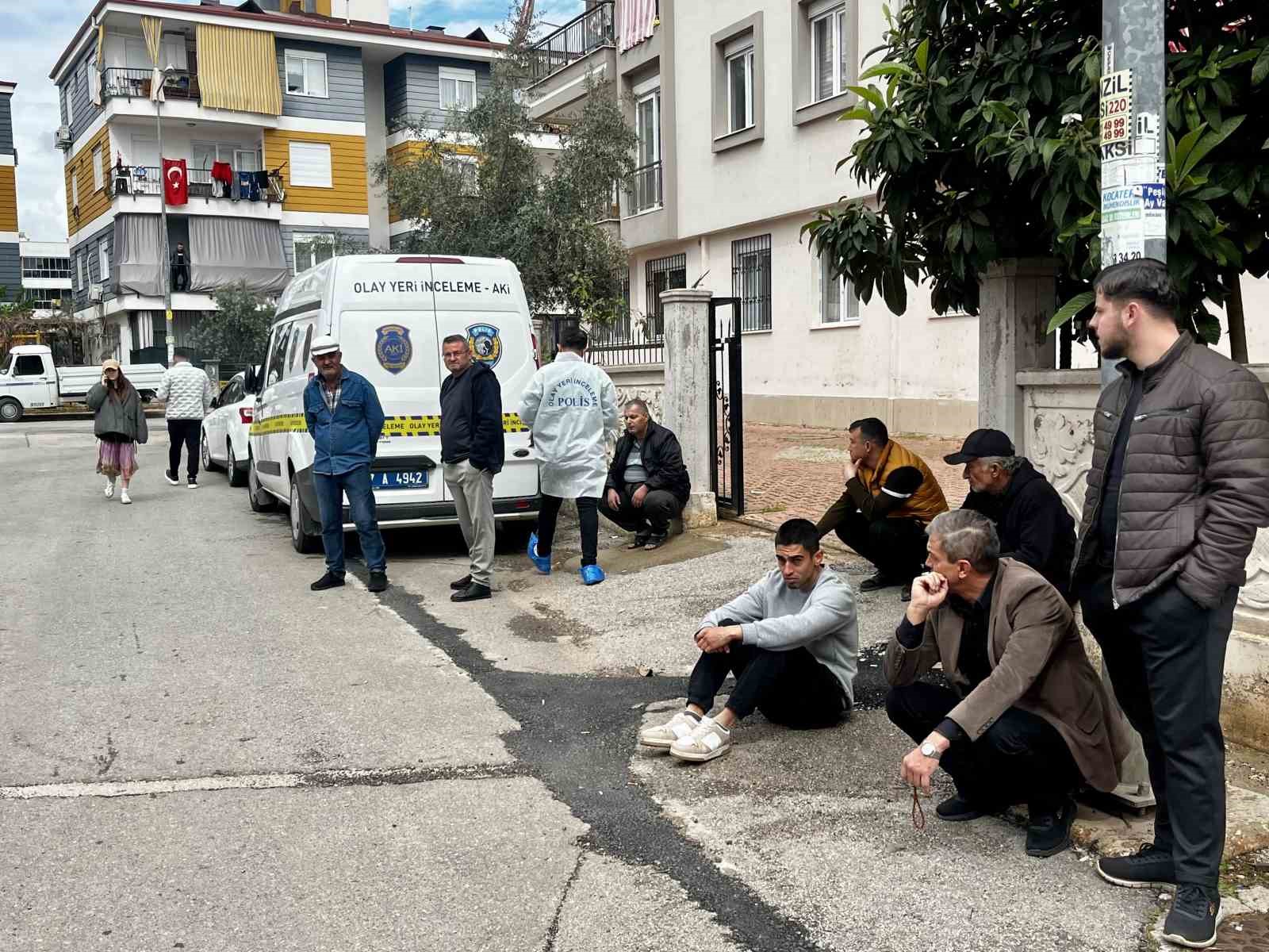 Antalya’da evde ölü bulunan gencin teyzesinden yürek yakan ağıt: "Dayanamam ben, içim yanıyor"
