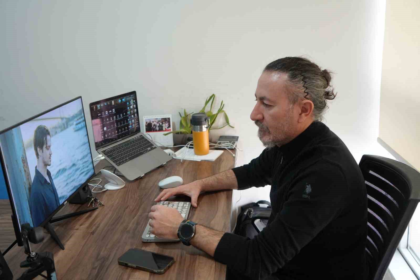 Antalya’da geliştirilen yapay zekâ sanatçısı Ayros’a yoğun ilgi: Yorumlar yankı uyandırıyor
Antalya’da geliştirilen yapay zekâ sanatçısı Ayros’a yoğun ilgi: Yorumlar yankı uyandırıyor